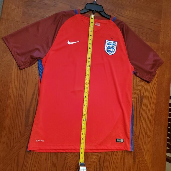 Nike Dri Fit XL 2016 England Soccer Jersey - Picture 9 of 12
